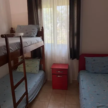 Beachside Smajlaj شقة Velipojë