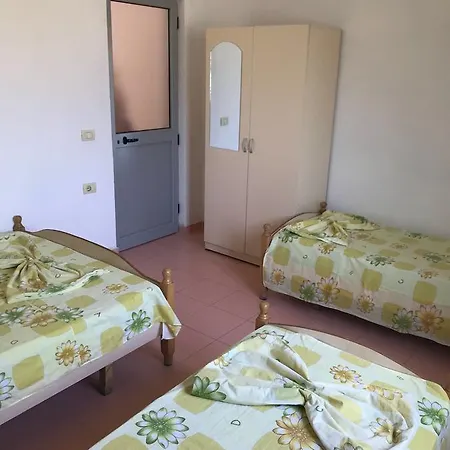 Beachside Smajlaj * Velipojë
