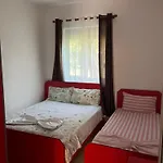 Beachside Smajlaj Velipojë