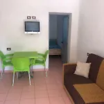 Beachside Smajlaj Velipojë