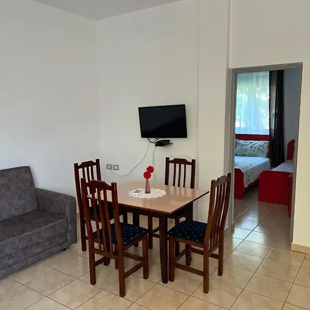 Beachside Smajlaj Apartamento Velipojë