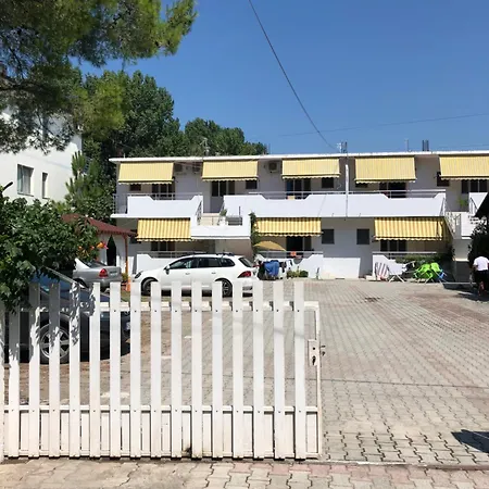 Beachside Smajlaj *