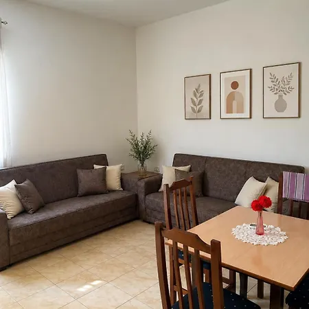 Beachside Smajlaj Apartament
