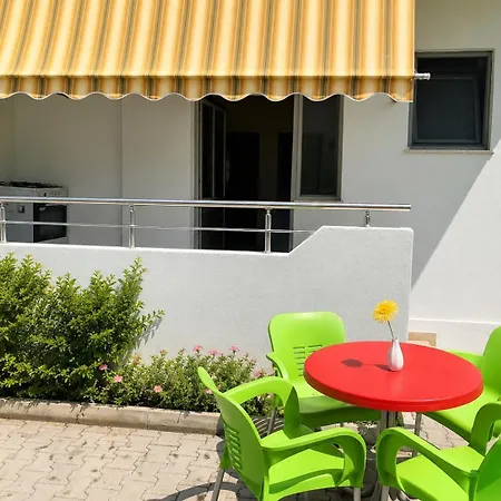 Beachside Smajlaj Apartament Velipojë