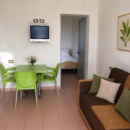Beachside Smajlaj Apartament Velipojë