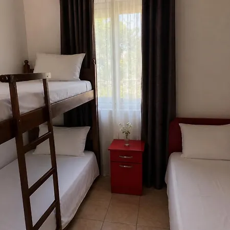 Beachside Smajlaj * Velipojë