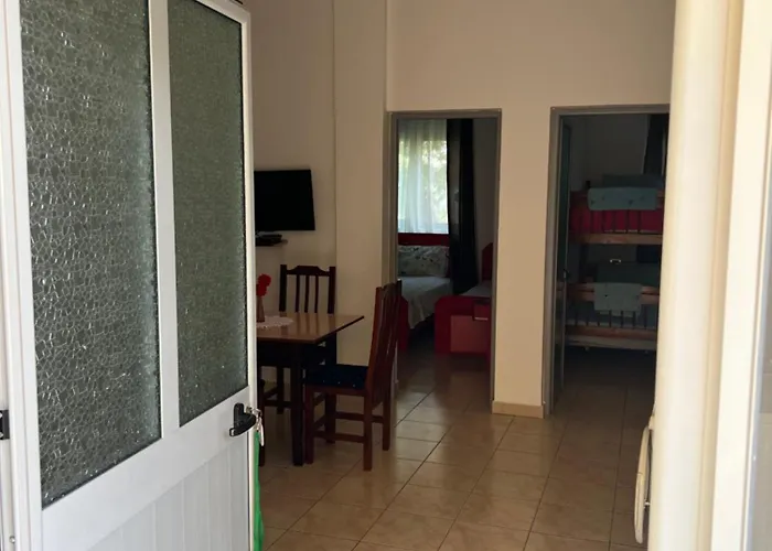 Beachside Smajlaj 公寓