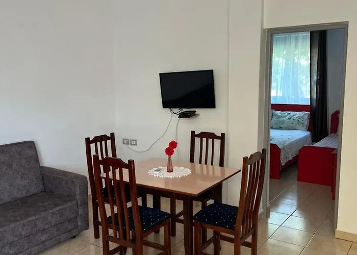 Beachside Smajlaj 公寓 Velipojë