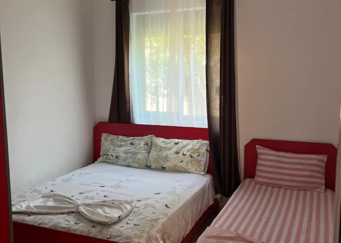 Beachside Smajlaj Velipojë