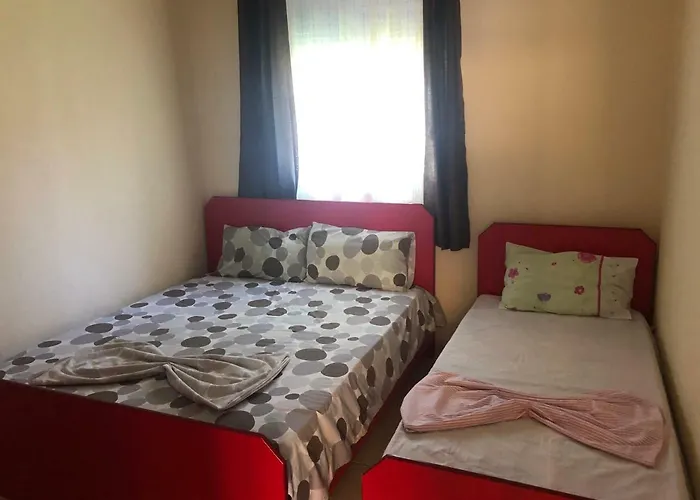 Beachside Smajlaj Velipojë