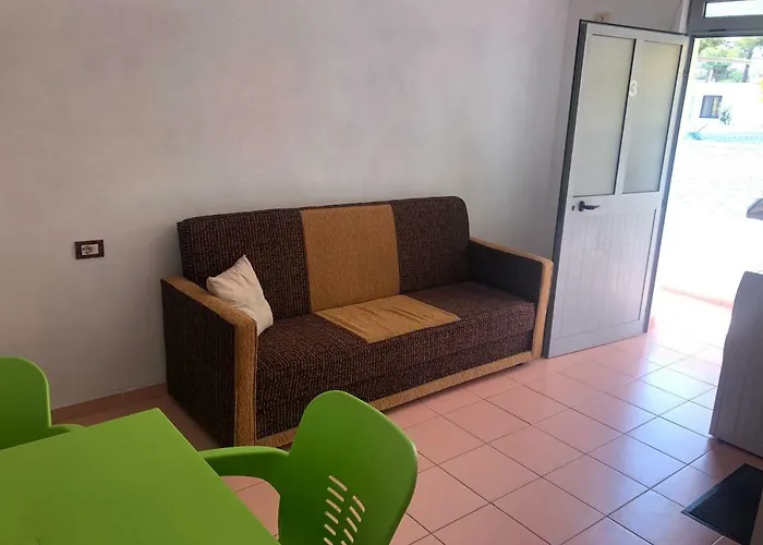 Beachside Smajlaj 公寓 *