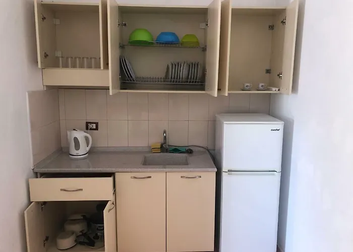 Beachside Smajlaj 公寓 Velipojë