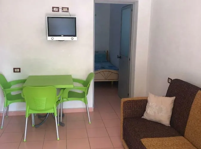 Beachside Smajlaj Velipojë